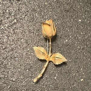 Giovanni Gold Rose Brooch